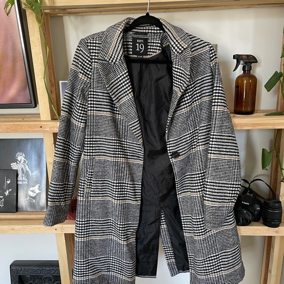 Dept 19 pea coat - Picture 2 of 4
